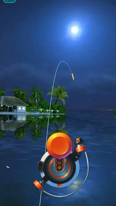 Fishing Hook: nattfiske i månsken vid en lagun med upplysta hyddor